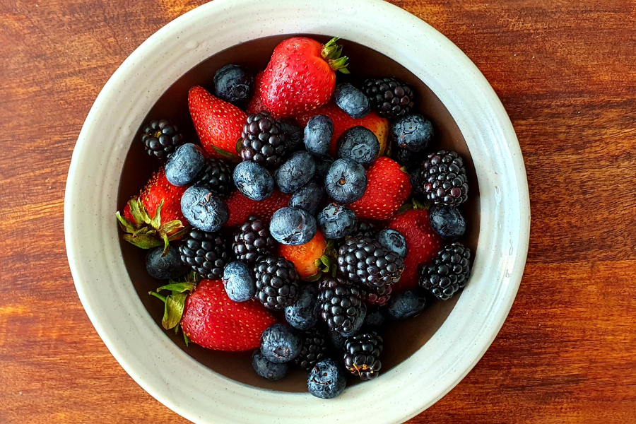 Healthy foods to eat everyday  - berries